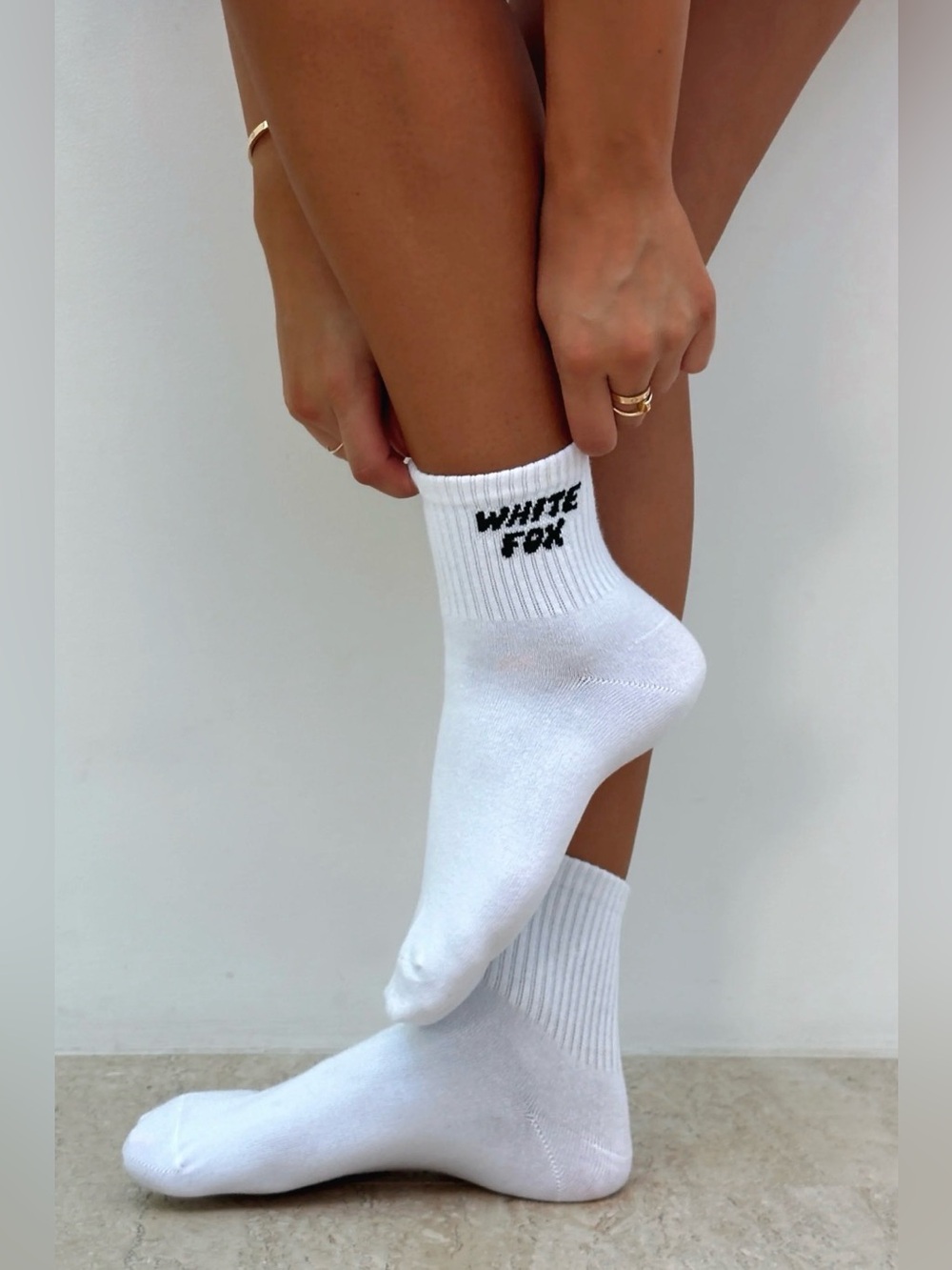 NWT White Fox Boutique Women’s Off Stage White Logo Socks & 2 Logo Keychains
